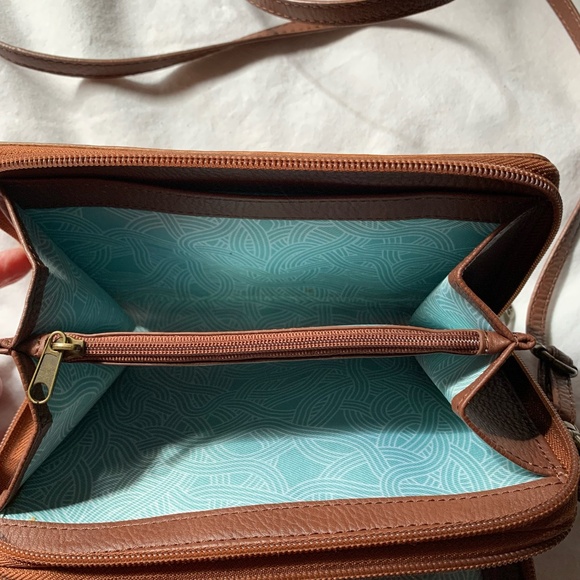 The Sak 'Sequoia' leather crossbody/wristlet smartphone wallet - Picture 6 of 10